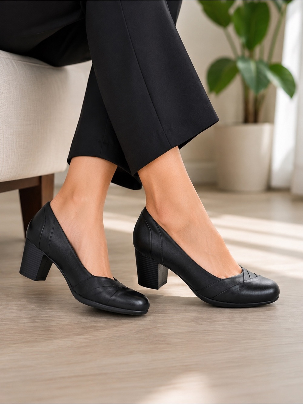 Clarks Women’s Black Leather Block Heel Pumps Comfort Dress Shoes Size 10M